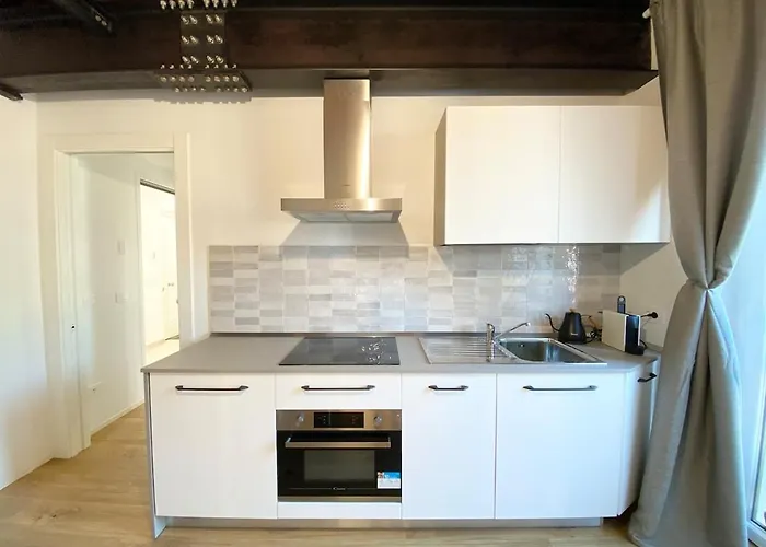 Bright Elegance - Motta アパート コモ